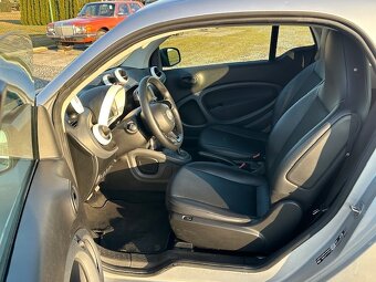 Smart Fortwo EQ Elektro 22kw NAVIGACE  DPH - 12