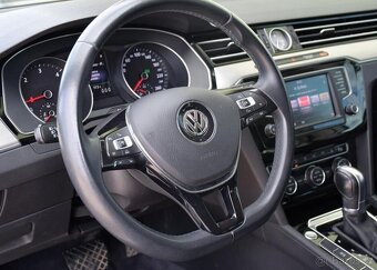Volkswagen Passat 2,0TDi DSG ELEGANCE ČR - 12