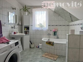 Exkluzivně nabízíme na prodej vícegenerační dům, 320 m2 - Do - 12
