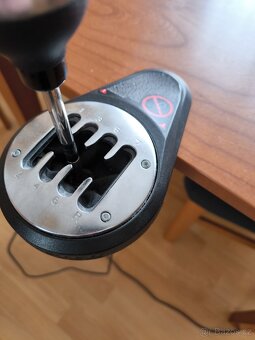 Thrustmaster T300RS GT EDITION + Thrustmaster TH8A Shifter - 12
