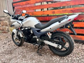 35KW - Kawasaki ZR7 - 23.000KM - JAK NOVÁ - 12