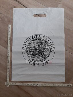 Igelitova Taška,  cigarety   tuzex  Beatles... - 12