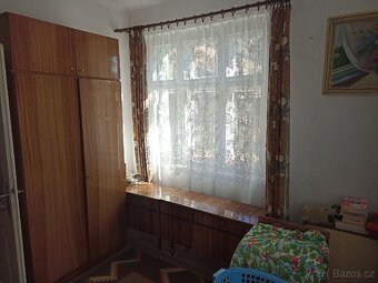 Dům se nachází v centru malebné obce Česká Metuje. - 12
