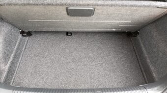 Volkswagen Polo 1.2i,44kw,5dveří,rv-2010. - 12