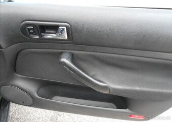 Volkswagen Golf 1,9 TDI 66 kW KLIMA Historie nafta - 12