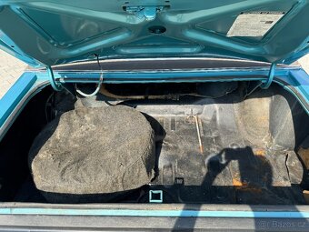 1973 Ford Thunderbird - 12