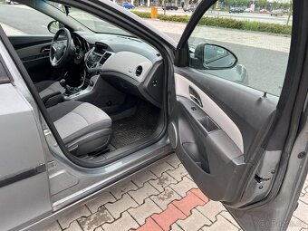 Chevrolet Cruze 1.6i 83kw 1. maj. koup. ČR naj.98t - 12