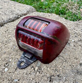 Jawa ČZ kývačka, půllitr, Velorex - zadní světla - 12