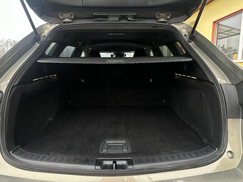 Toyota Corolla 2.0 Hybrid/1MAJ/Serv.Knih - 12