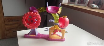 Littlest pet shop - 12