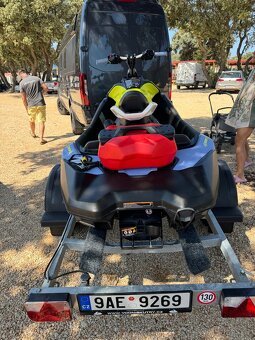 2024 Sea Doo SPARK TRIXX 3-up iBR 90hp modro-žlutý - 12