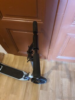 Prodám koloběžky - helmu - 12