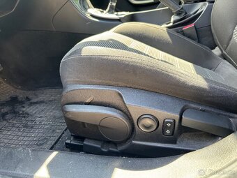 Opel Insignia 2.0 turbo - 12
