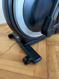 Eliptický trenažér NORDICTRACK C5.5 - 12