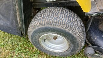 Zahradní traktor (sekačka) s motorem 17.5hp - 12