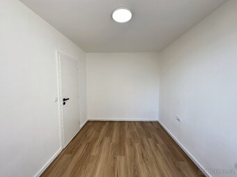 Prodej bytu 4+kk 67 m² V Bažantnici, Kladno - Kročehlavy - 12