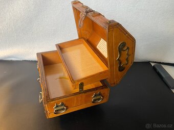 Dekorativní dřevěná truhlička – šperkovnice / úschova drobno - 12