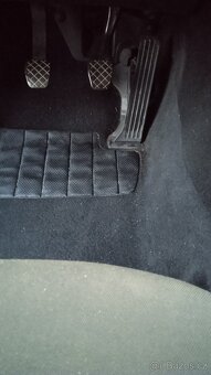 Škoda Octavia combi 1.9 TDi, pohon 4x4, r.2009/2,205970km - 12
