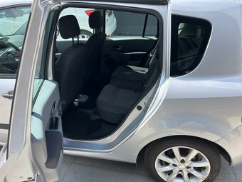 RENAULT GRAND MODUS 1.2i 1.MAJITEL SERVISKA TAŽNÉ 2 SADY KOL - 12