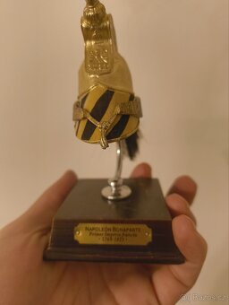 Sběratelské miniatury historických přileb (17 kusů) - 12