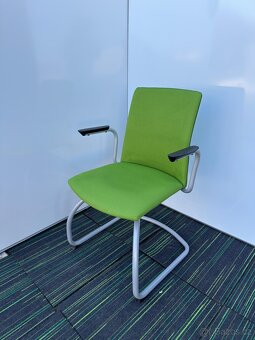 Nevyužité židle - 12