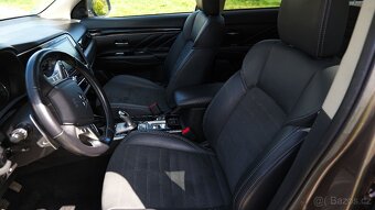 Mitsubiuschi Outlander Plkug in Hybrid - 12