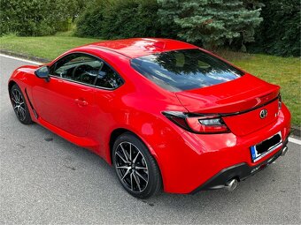 TOYOTA GR86 2.4 6MT - TOP - 12