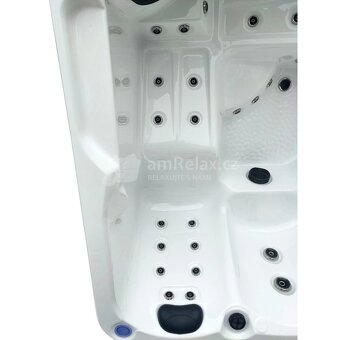 Vířivka Trento - 12