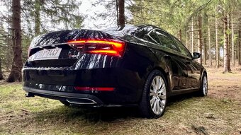 Škoda Superb Individual,DSG,BSR,kamera,Matrix,TOP STAV - 12