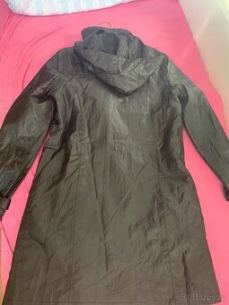 Krásný černý trenčkot do deště - 12