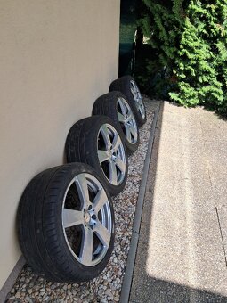 Mercedes E 220 D - 12