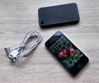 ikonický Apple iPhone 4 32gb v černé barvě, krásný stav. - 12