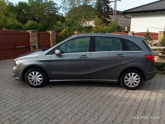 Mercedes Benz B 180 model 2012 - 12