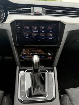 Volkswagen Passat Variant DSG BUSINESS NAVI - 12