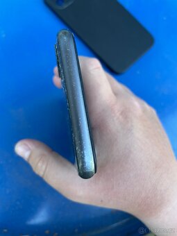 iPhone 11 - 12