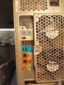 počítač HP Z620, Xeon E5 2697 v2, 64 GB, Radeon RX570 - 12