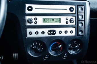 Ford Fiesta 2.0i Duratec ST - 12