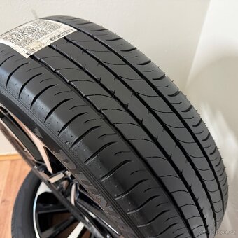 TOYOTA HIGHLANDER 5x114,3 R20 ET35+LETNÍ 235/55R20 7mm - 12