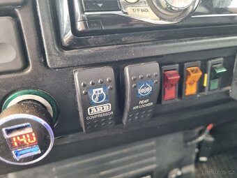 Land Rover Defender 90 TD5 2002/90KW/ČR/2MAJ - 12