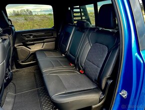 DODGE RAM 1500 5,7 HEMI BUILT TO SERVE 2023 - 12