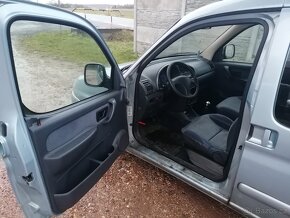 Citroen berlingo 2,0 HDI díly - 12