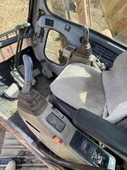 Otočný bagr CASE CX210 21t - 12
