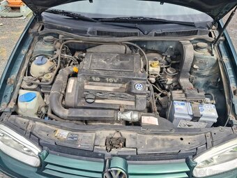 VW Golf kombi 1,6i - 12