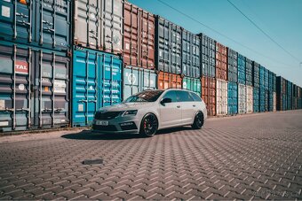 Škoda Octavia RS 245 Combi - 12