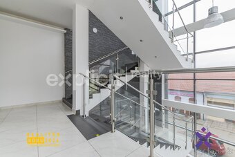 Pronájem obchodních prostor v centru města 142 m² - Uherský - 12