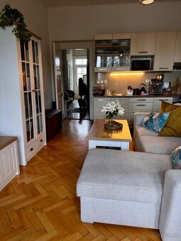 Pronájem zařízeného 2+kk s balkónem, 60m2 – Smetanovo náb. - 12