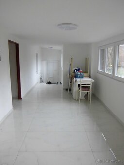 Byt 2+1+hala v rod.domku s terasou a zahrádkou, K.Hora - 12