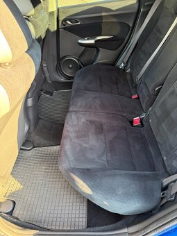 Honda Civic 5DR 1.4 benzín - 12