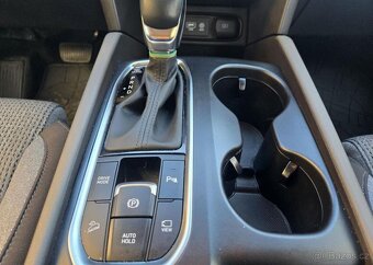 Hyundai Santa Fe 2.4-1.MAJITEL-4X4-AUT-TAŽNÉ 2t - 12