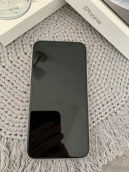 Iphone XR - 12